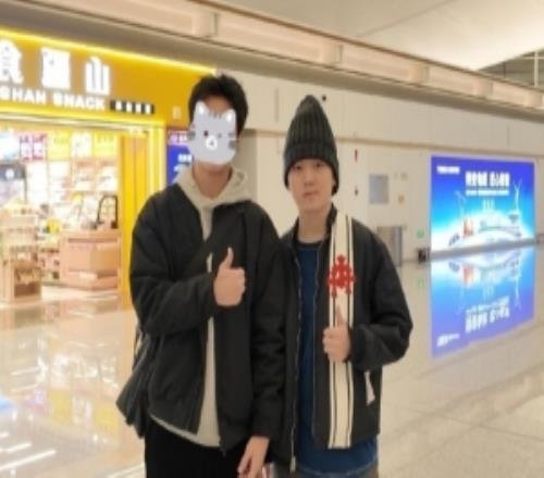 還在休假中網(wǎng)友曬照：在烏魯木齊機場(chǎng)偶遇JackeyLove