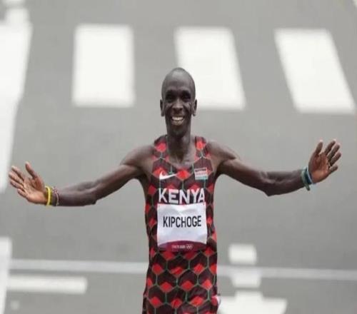 “以后我跟馬拉松之神戴同款”，華為手表與“地表最強(qiáng)跑團(tuán)”合作讓跑步中產(chǎn)興奮成啥樣了