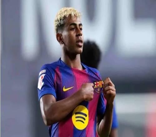 跟隊：亞馬爾已準(zhǔn)備好首發(fā)，但弗里克覺得球員沒訓(xùn)練無法首發(fā)