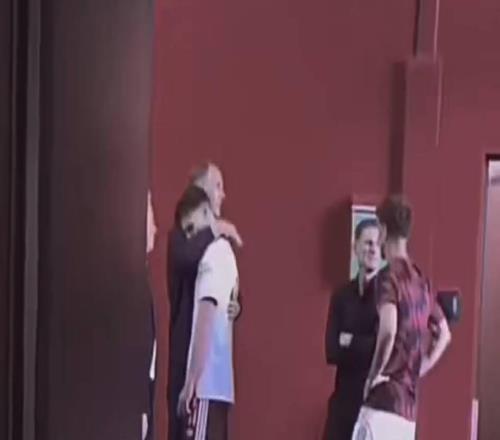 重返名單郵報(bào)：曼聯(lián)不敵阿森納后圖赫爾和芒特、肖聊了很久