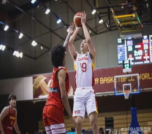 打嗨了！王俊杰100%命中率！中國男籃第一核心前鋒