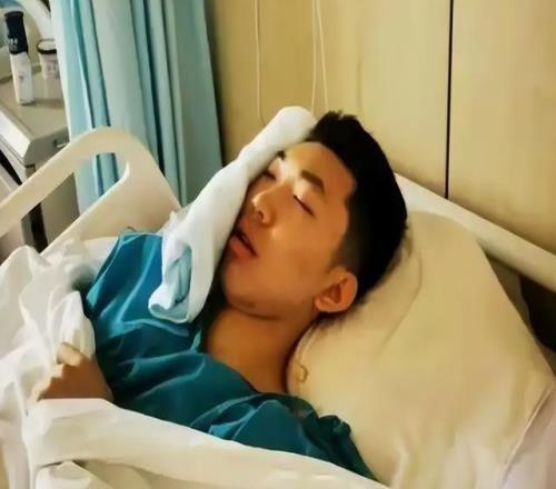 CBA“核武”轉投NBL！長(cháng)沙勇勝官宣：我俱樂(lè )部與許鐘豪完成簽約