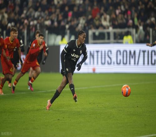尤文圖斯1比1逼平萊切，坎比亞索送禮，麥肯尼進(jìn)球，戴維射失點(diǎn)球