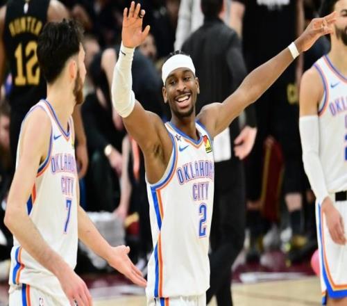 32分慘案！衛(wèi)冕冠軍火力全開：飆23記三分，亞歷山大完爆米切爾