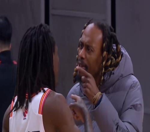 廣東隊(duì)最火爆、最硬氣的人！約對(duì)手賽后單挑好在被杜鋒拉住了