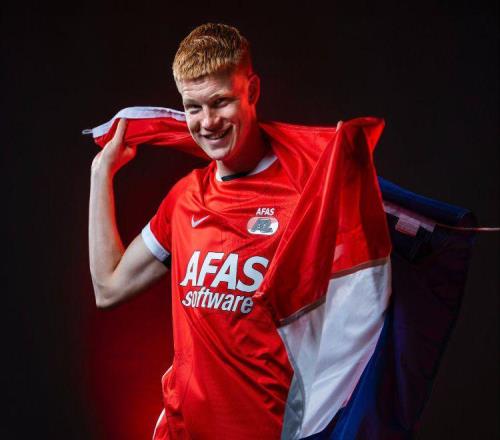 曼聯(lián)巨頭力薦簽荷蘭佩德里，阿莫林想要即戰(zhàn)力！曝紅魔欲買回小麥