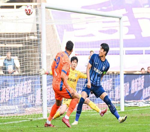 魯能外援中衛(wèi)補(bǔ)強(qiáng)又有新大魚，韓媒確認(rèn)他已跟泰山聯(lián)系，值得期待