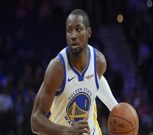 曝湖人密切關(guān)注庫明加的交易動向去年休賽期曾向勇士詢價