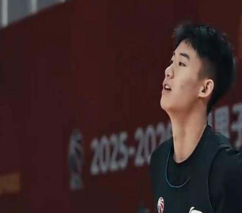 輸浙江發(fā)布會(huì)！張慶鵬不滿防守+得分點(diǎn)太少，丁柏瑜直指求勝欲！