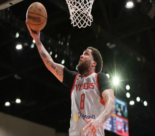 手感不佳火箭二隊強力得分手也是調(diào)整了自己的進攻狀態(tài)