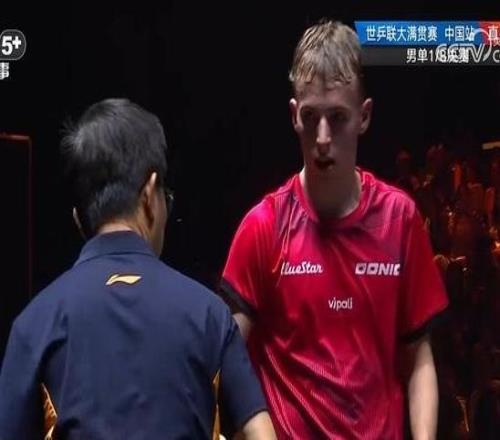 向鵬31戰(zhàn)勝科頓，晉級(jí)中國大滿貫?zāi)袉伟藦?qiáng)將對(duì)陣雨果