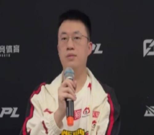 xiaohu：HongQ對線比較激進要把英雄選好要把中野輔聯(lián)動做好