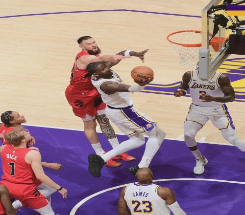 10投10中！怒砍25分13籃板！湖人中鋒打出賽季最強一戰(zhàn)