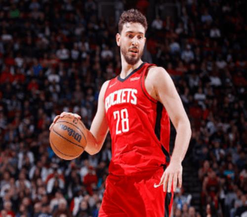 火箭16分逆轉(zhuǎn)馬刺3連勝申京20+13+9謝潑德21分