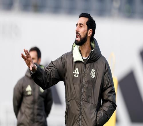 值得期待，皇馬官方曬阿韋洛亞執(zhí)教一線隊(duì)首訓(xùn)照片