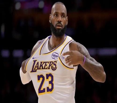 湖人勝灰熊！東詹+拉拉維亞轟86分，斯瑪特作用明顯，2替補齊發(fā)揮