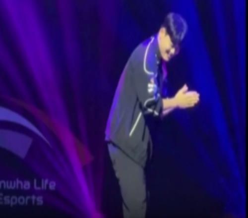 很難超越《晚安大小姐》了Gumayusi跳舞《漂亮的年紀25歲》