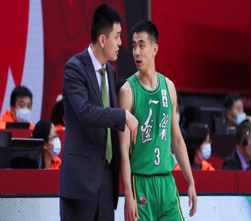 趙繼偉否認(rèn)離開遼籃，兩年失去3隊(duì)友，僅1人堅(jiān)守，張鎮(zhèn)麟送暖心話