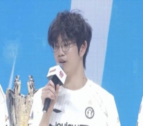 Photic：2025對我來(lái)說(shuō)不是很好希望IG今年不止這一個(gè)冠軍