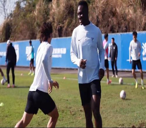 連渝大戰(zhàn)伊夫耶庫里單防馬萊萊！泰山天津過招小德+雙外援合練