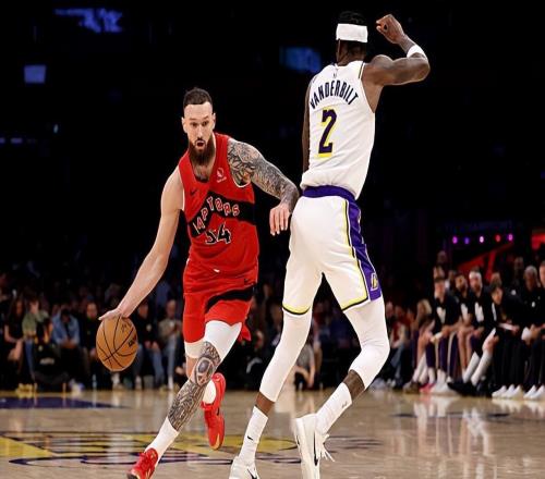 慘敗湖人中為數不多的亮點，猛龍內線大將的得分能力確實相當不錯