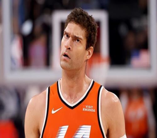 打出了一場災(zāi)難級表現(xiàn)！快船接下來可能也應(yīng)該謹(jǐn)慎使用內(nèi)線老將