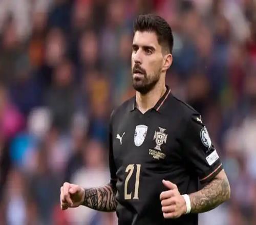 達(dá)成協(xié)議！曼聯(lián)冬窗第1筆簽約！三年合同，要簽28歲后腰內(nèi)維斯