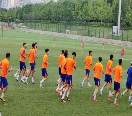 中超開(kāi)始新征“橙”！泰山球員3日歸隊進(jìn)行冬訓