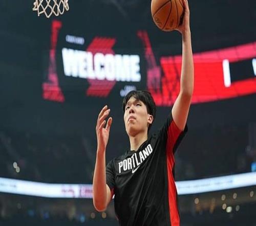 楊瀚森：新秀應該爭取上場(chǎng)時(shí)間，而不是去要上場(chǎng)時(shí)間