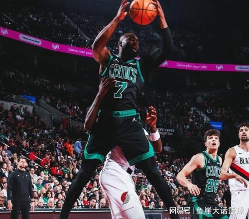 綠凱爆冷！布朗37+7難辭其咎，楊瀚森3中1全隊第二，懷特全程拉胯