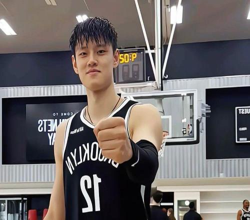 剛拿到NBA合同就陷圈錢爭議！曾凡博中國賽見面簽名收費高