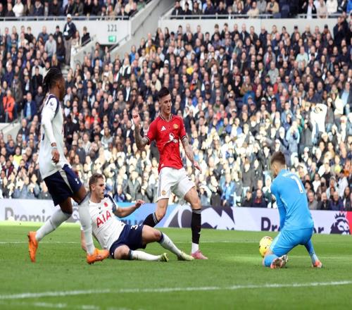 TA：謝什科受傷引發(fā)曼聯(lián)鋒線進(jìn)行調(diào)整，非洲杯加劇進(jìn)攻端人荒