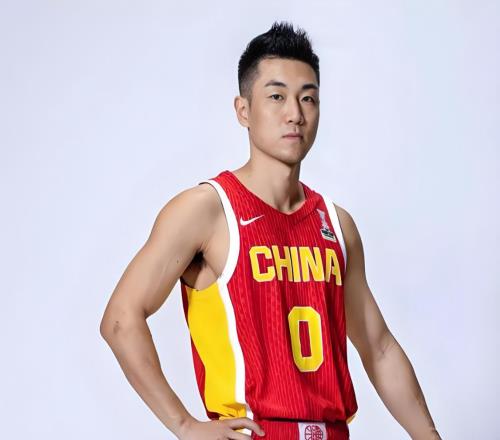 600萬頂薪！6投0，得0分球迷：男籃主力控衛(wèi)就這水平
