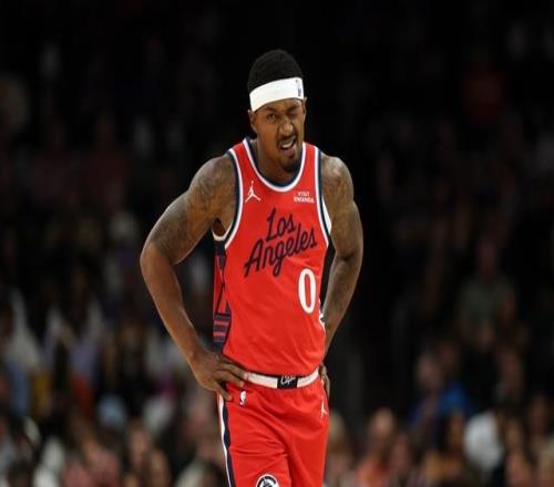 防守倒數(shù)第一！500萬撿個累贅，快船再讓他首發(fā)，雷霆能拿狀元簽