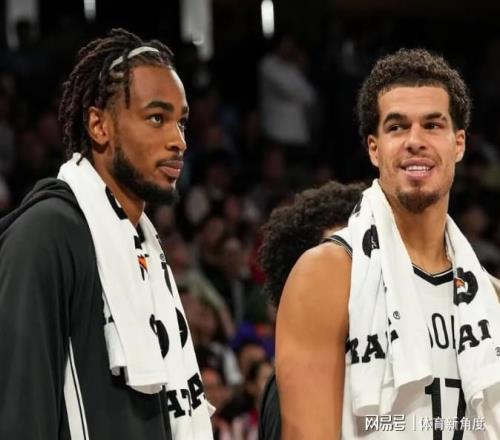 哇，交易開始，湖人熱鬧了！