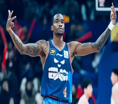 開始賣人，四川官方：將外援薩姆納的優(yōu)先續(xù)約權(quán)轉(zhuǎn)讓至廣東