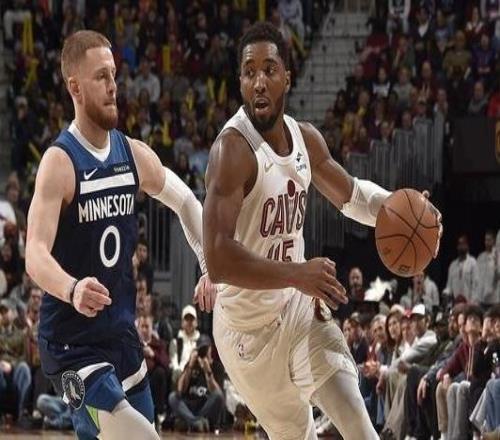 米切爾28+8愛德華茲25分騎士主場復(fù)仇森林狼