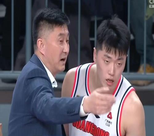 廣東男籃鋒線升級，臂展2米08NBA悍將加盟，和崔永熙組全新鋒線