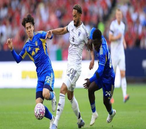 英超打響玫瑰德比！曼聯(lián)沖擊2026首勝：8人缺席首發(fā)曝光