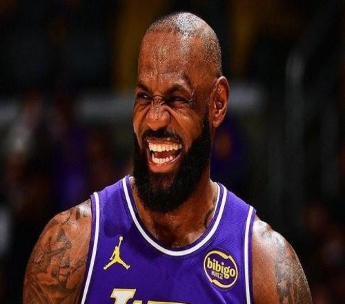 談?wù)務(wù)撝底詫γ妄埖?分至今，詹姆斯場均正負值高于東契奇