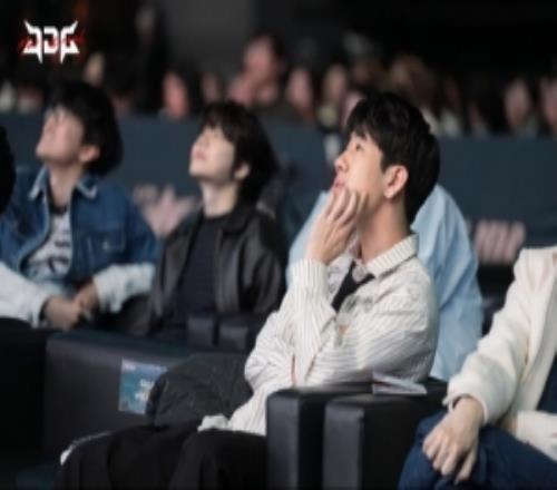 JDG曬照：以一組帥照收尾希望今天全明星冰雪節大家看得開(kāi)心！