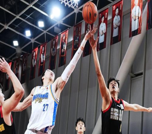 再砍13+8！虐完曾凡博虐張鎮(zhèn)麟，球迷：郭士強還不選他進國家隊