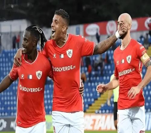 中后場全換！泰山300萬歐瞄準兩大強援，克雷桑密友成頭號目標(biāo)