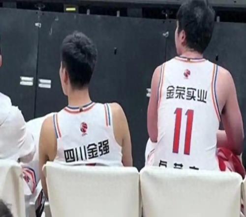 重磅：四川男籃聯(lián)名討薪引發(fā)熱議：全運會為何一擲千金