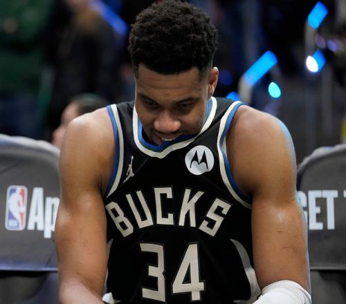 3年1.75億！聯(lián)盟第1！字母哥自爆傷情，自己選的路跪著也要走完