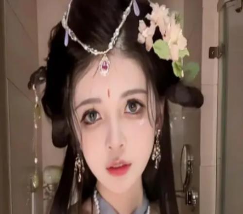 網(wǎng)紅狗頭蘿莉自曝負債650萬成老賴：年輕時不懂什么叫“獨家直播”