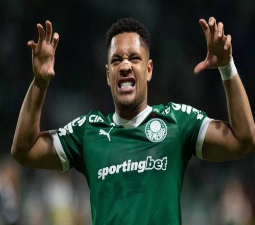 記者：切爾西在努力引進(jìn)羅克，曼聯(lián)也在關(guān)注他的情況