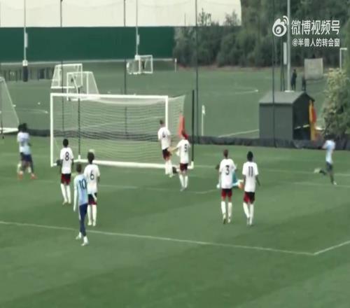 顶级天赋怪！阿森纳15岁小将道曼在U18比赛上演一球一助