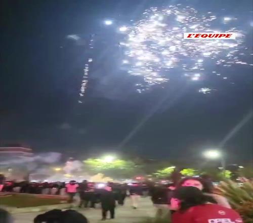巴黎炸了！巴黎时隔5年再进欧冠决赛，整座城市沸腾