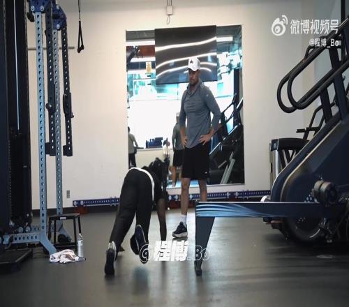 能当詹姆斯的经纪人肯定也不简单！富保罗这一套训练你可以完成吗